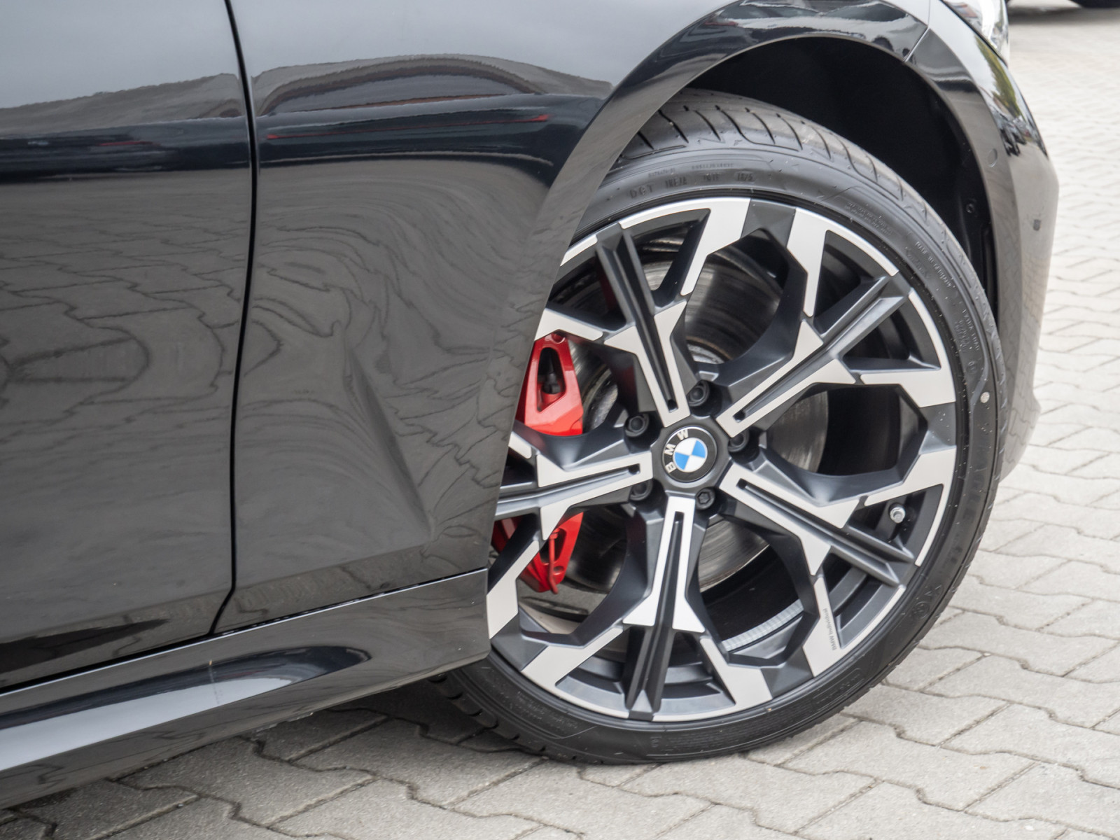 BMW 330i Touring xDrive M-Sport – Produktfoto 6