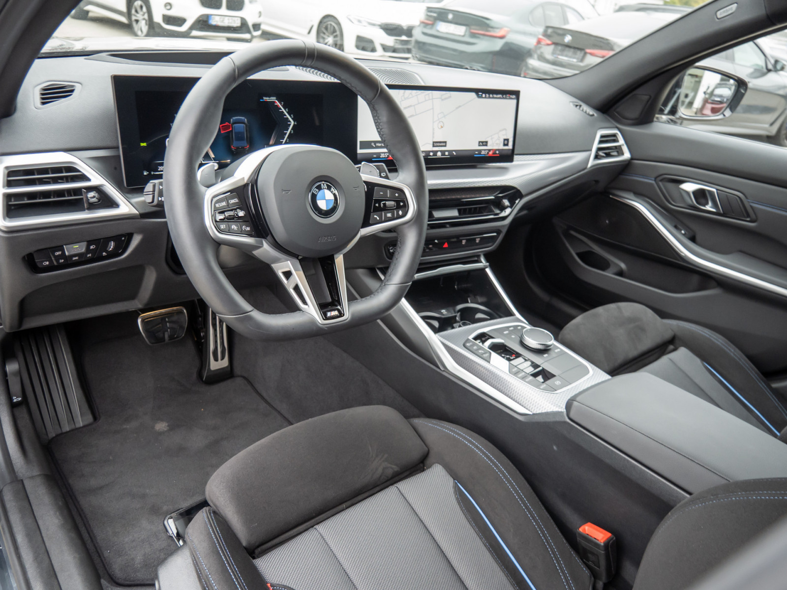 BMW 330i Touring xDrive M-Sport – Produktfoto 9