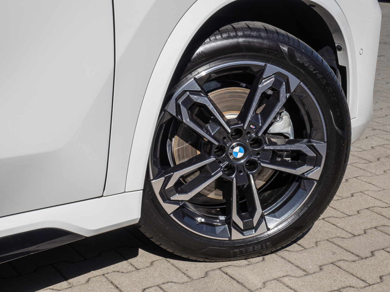BMW X1 xDrive 23d M-Sport – Produktfoto 6