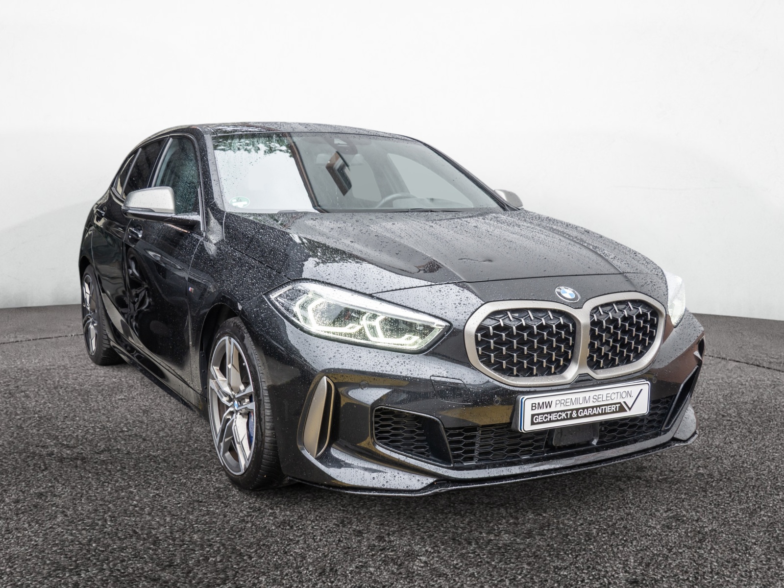BMW M135i xDrive – Produktfoto 2