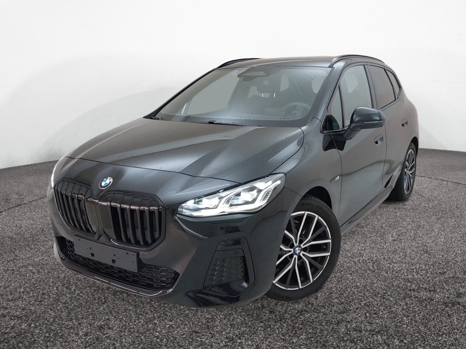 BMW 220i Active Tourer M-Sport – Produktfoto 1