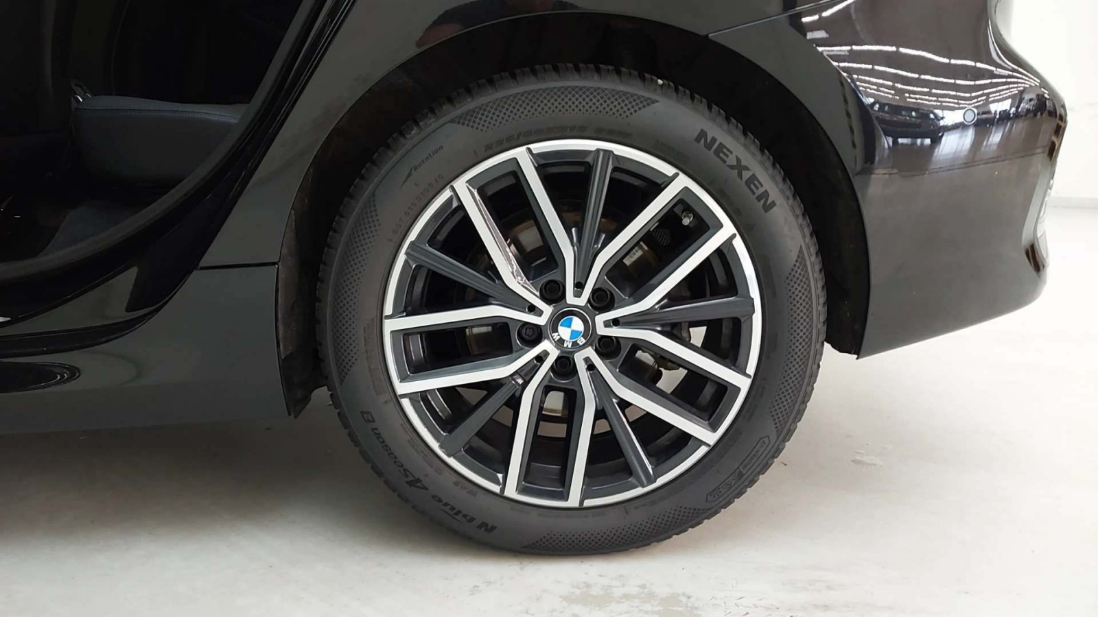 BMW 220i Active Tourer M-Sport – Produktfoto 16