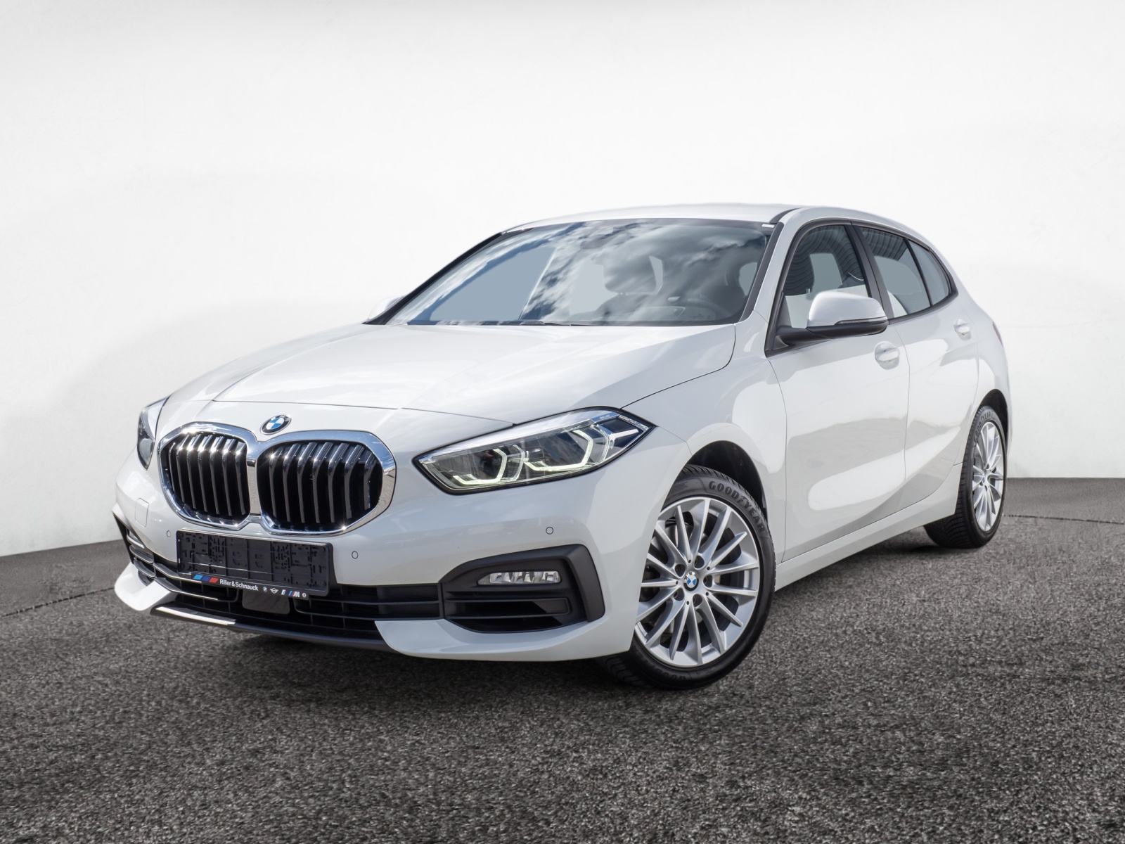 BMW 116i Advantage – Produktfoto 1