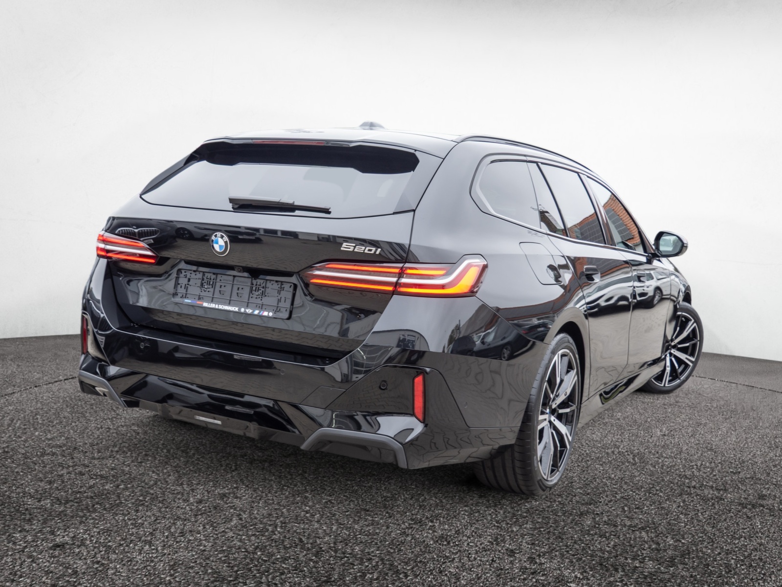 BMW 520i Touring M-Sport – Produktfoto 4