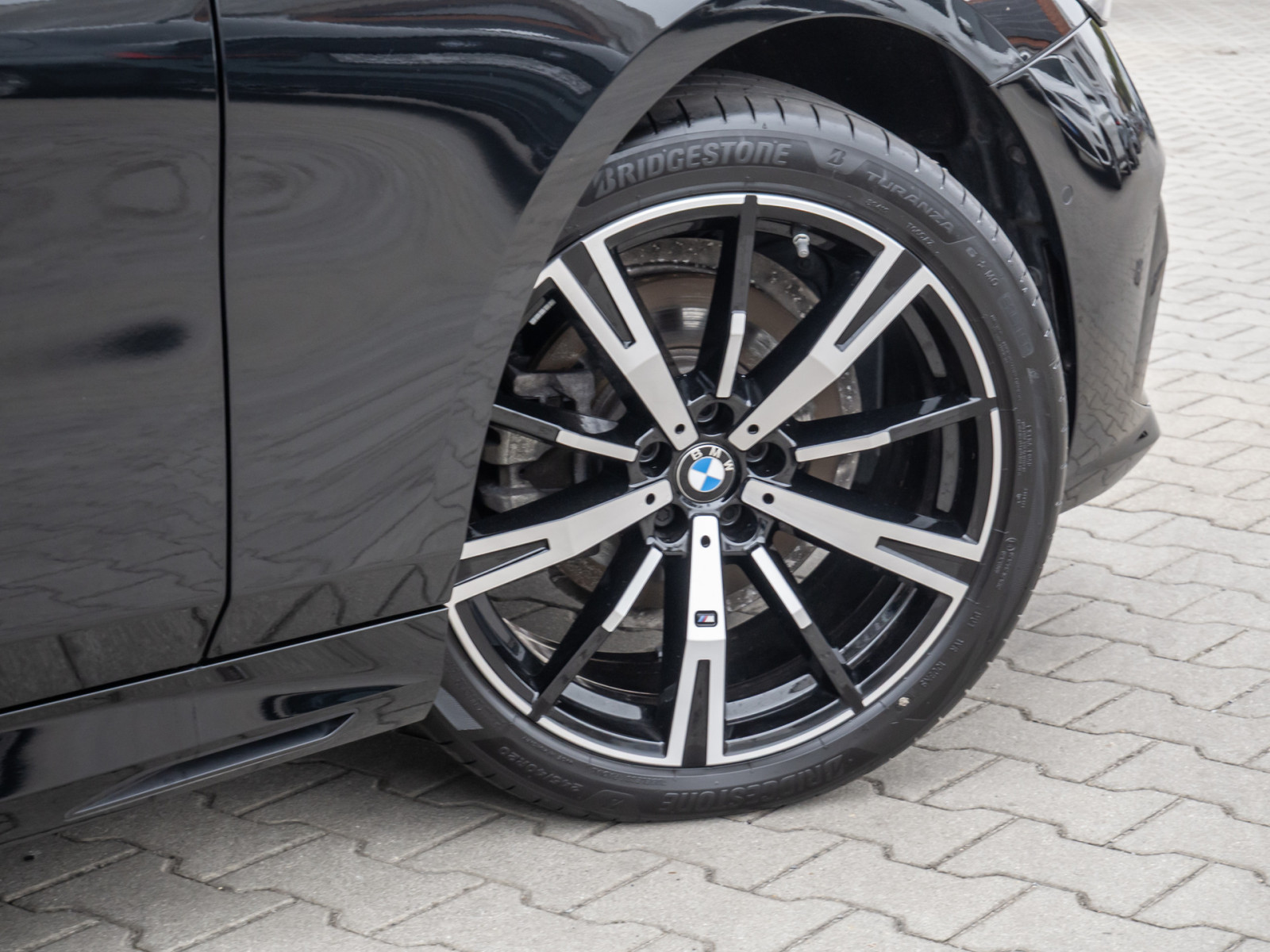 BMW 520i Touring M-Sport – Produktfoto 6