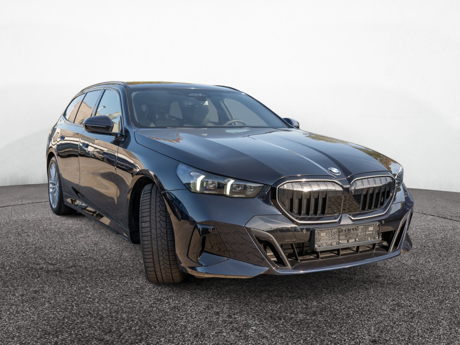 BMW 540d Touring xDrive M-Sport Pro – Produktfoto 3