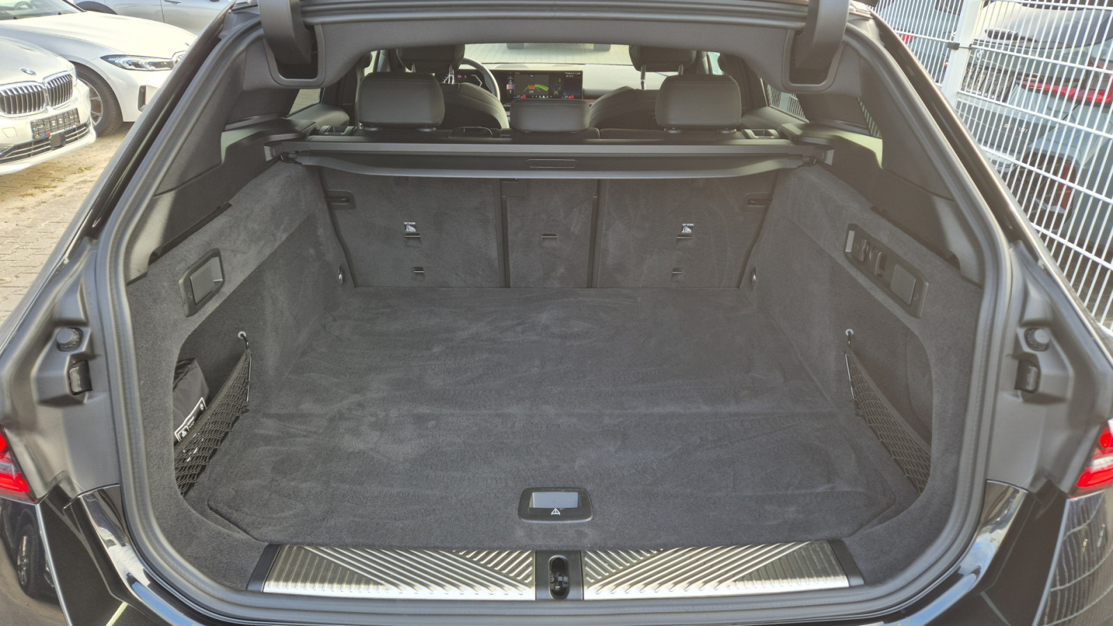 BMW 520d Touring xDrive M-Sport Pro – Produktfoto 14