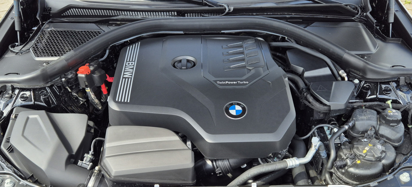 BMW 330i Touring xDrive M-Sport – Produktfoto 13