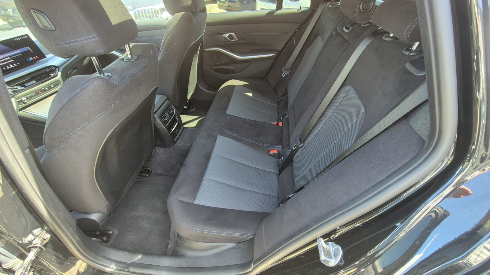 BMW 330i Touring xDrive M-Sport – Produktfoto 9