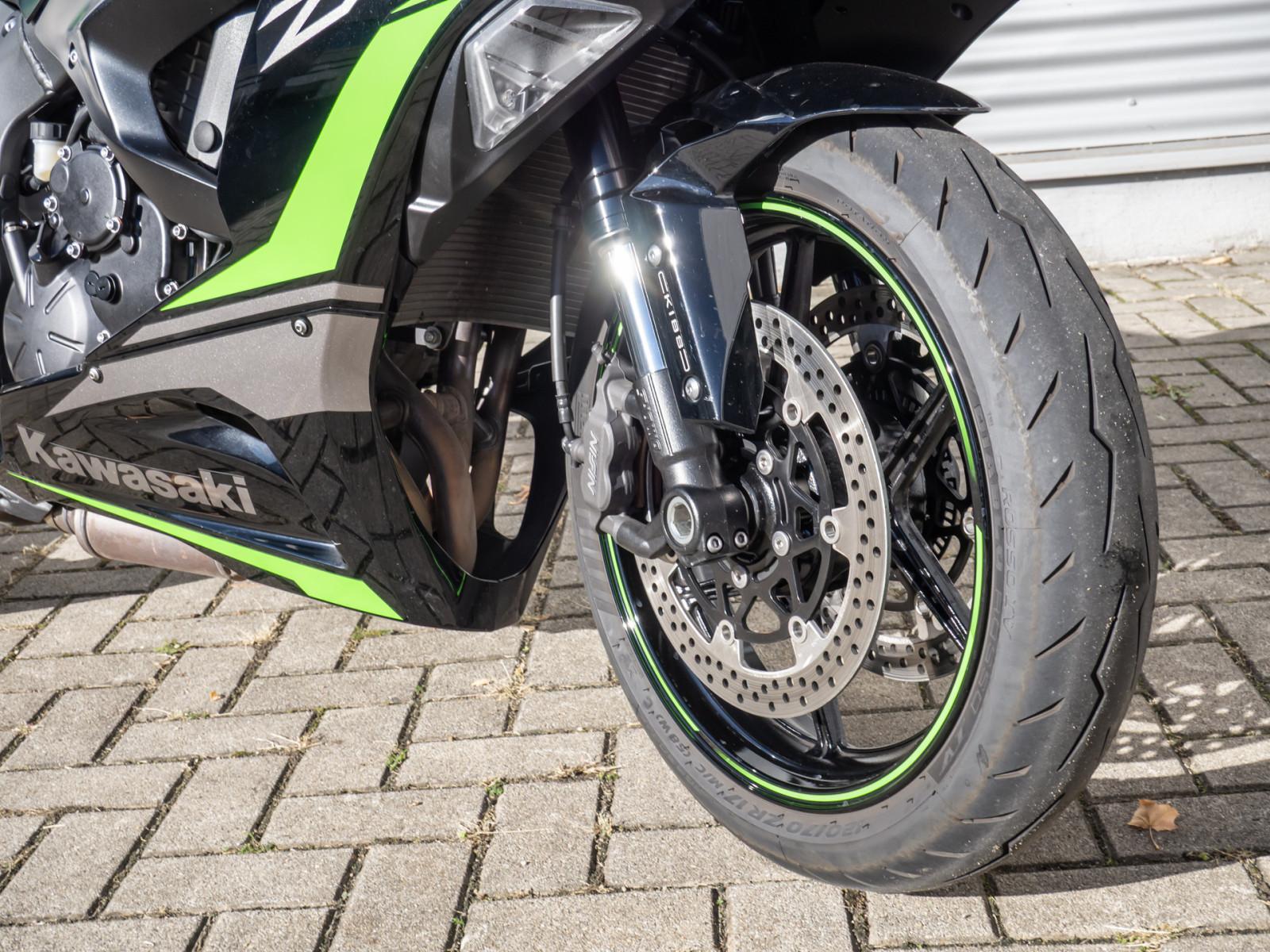 KAWASAKI Ninja ZX-6 R – Produktfoto 4