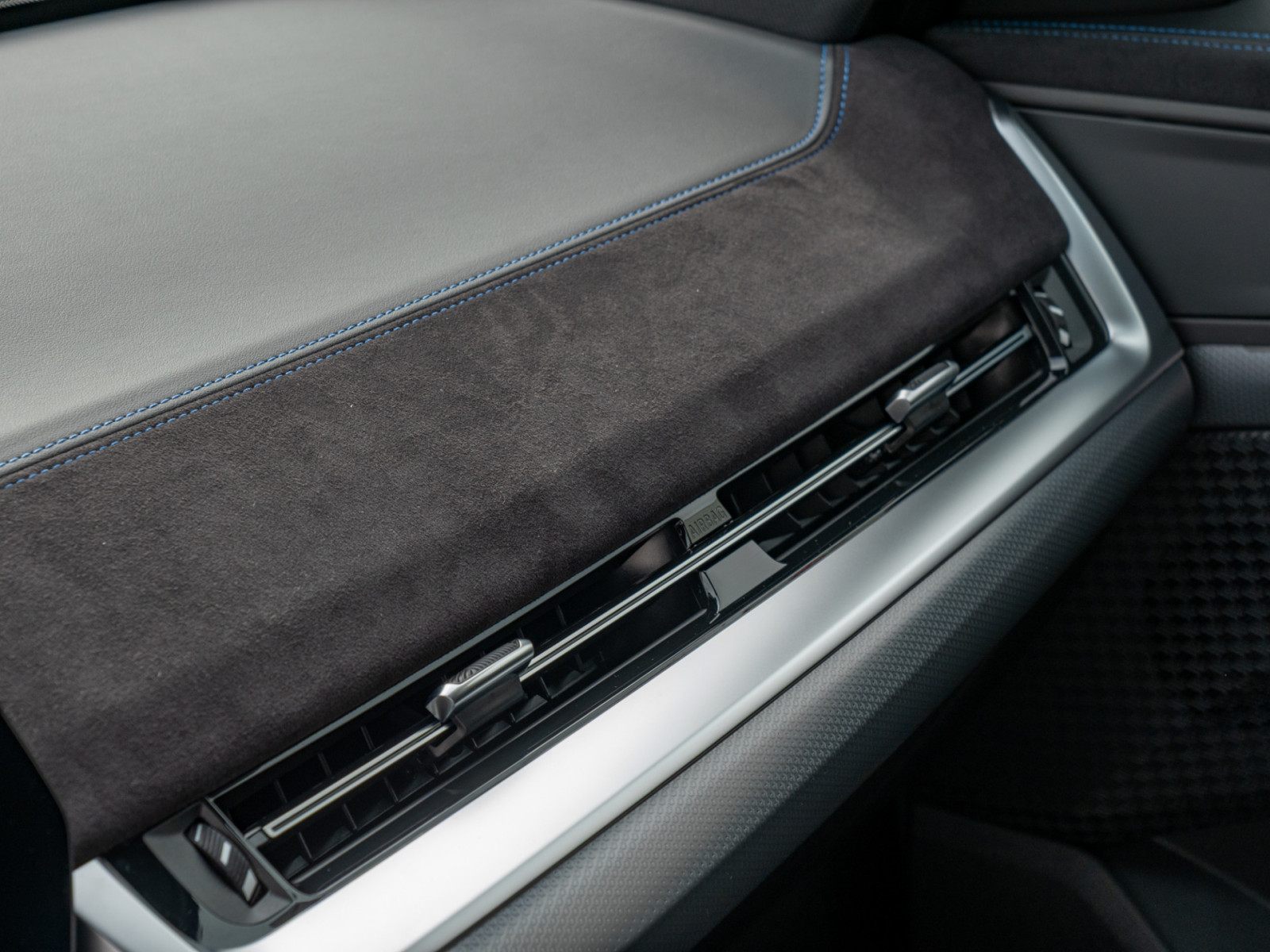 BMW X1 sDrive 18i M Sport Pro – Produktfoto 17