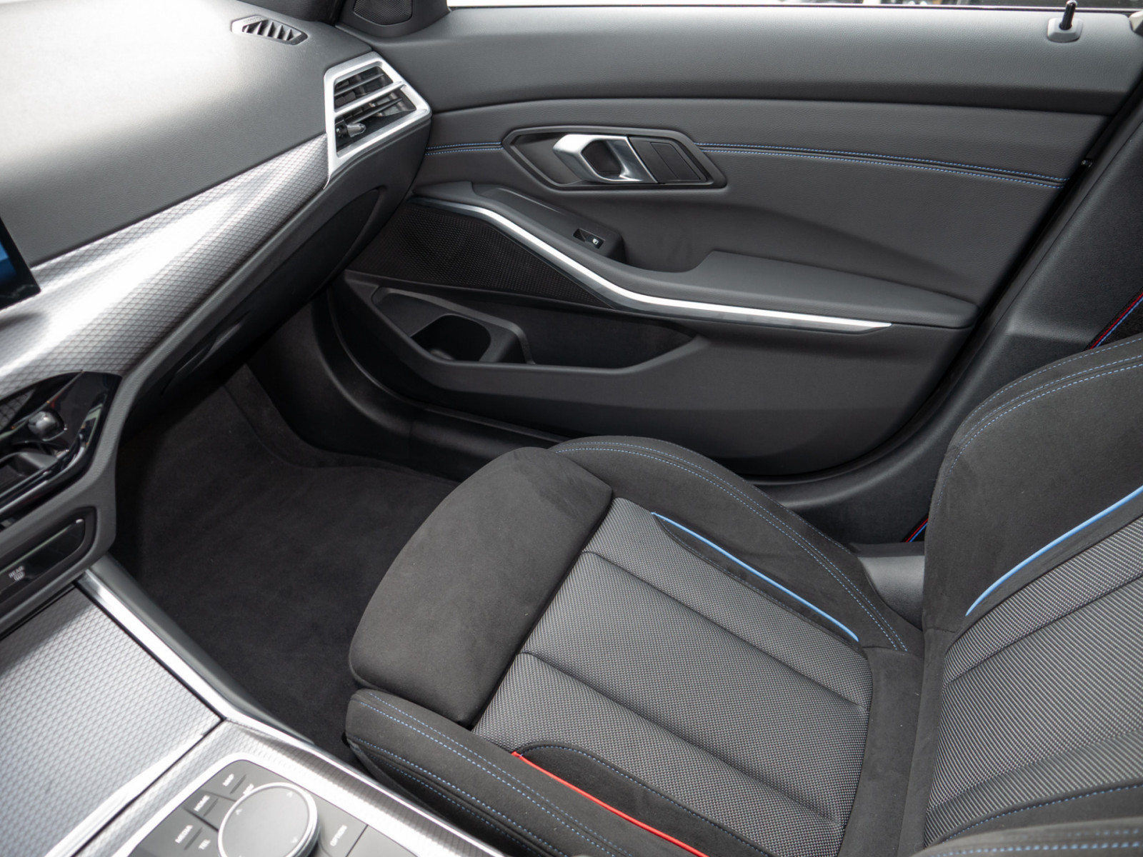 BMW 320d Touring xDrive M Sport Pro – Produktfoto 16