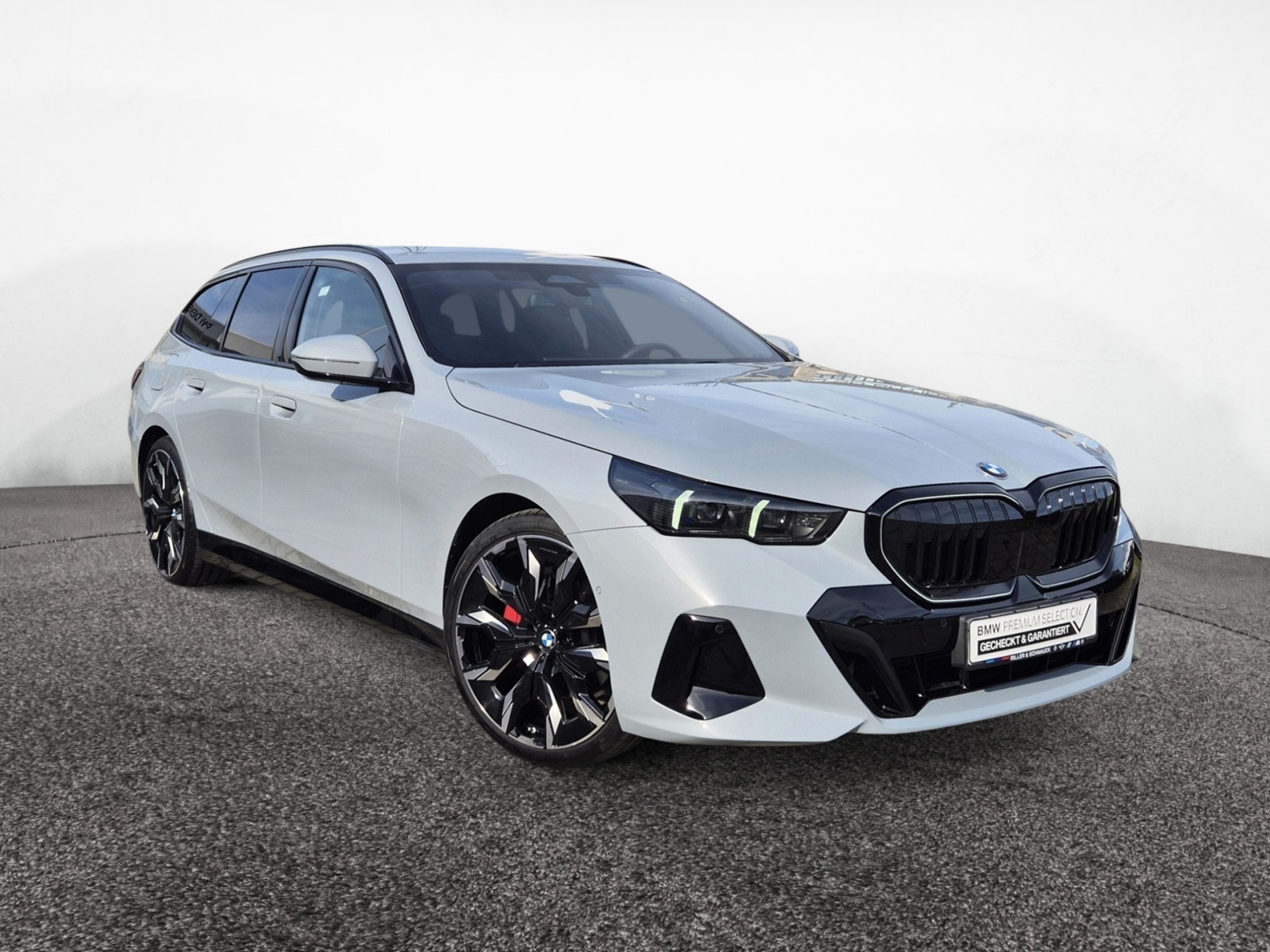 BMW 520d Touring xDrive M Sport Pro – Produktfoto 1