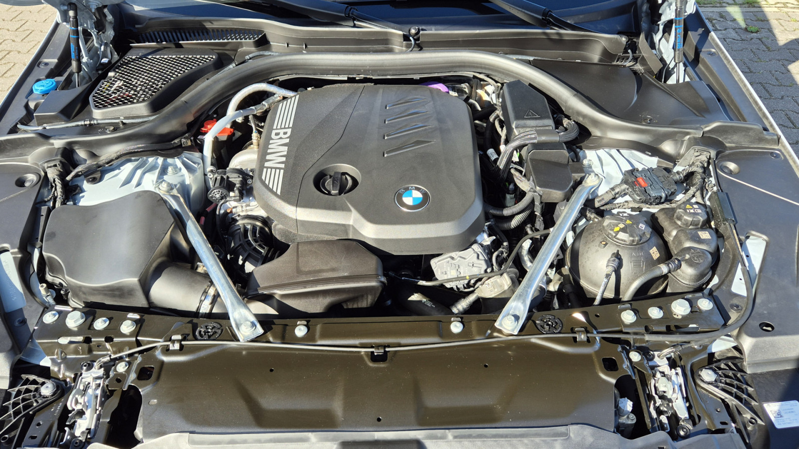 BMW 520d Touring xDrive M Sport Pro – Produktfoto 20