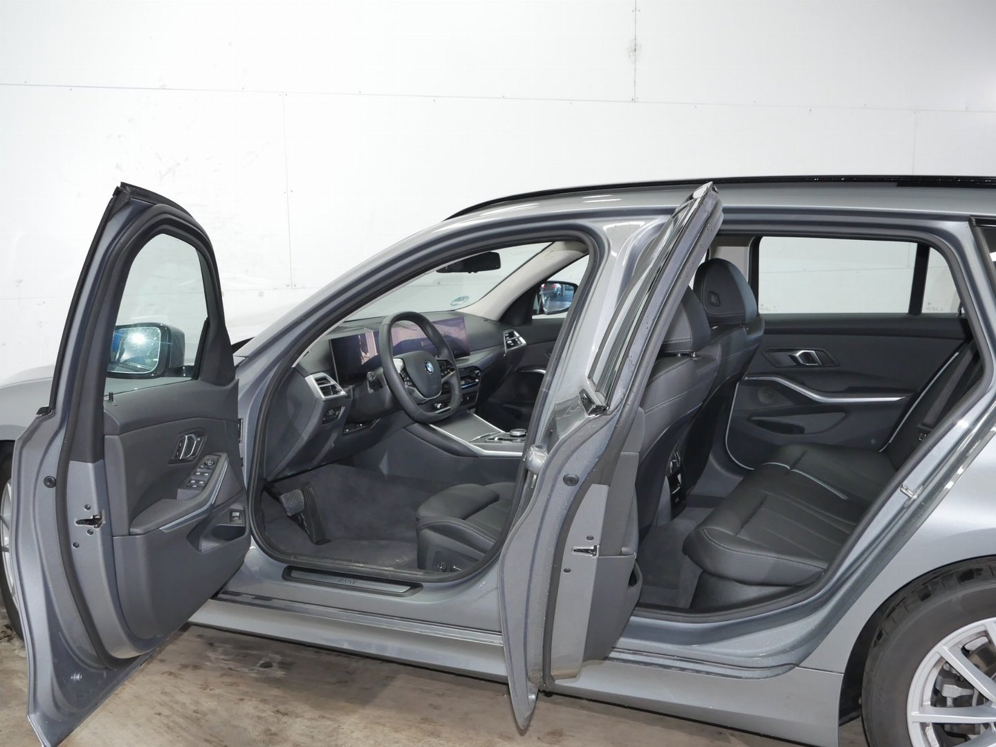 BMW 318i Touring – Produktfoto 14