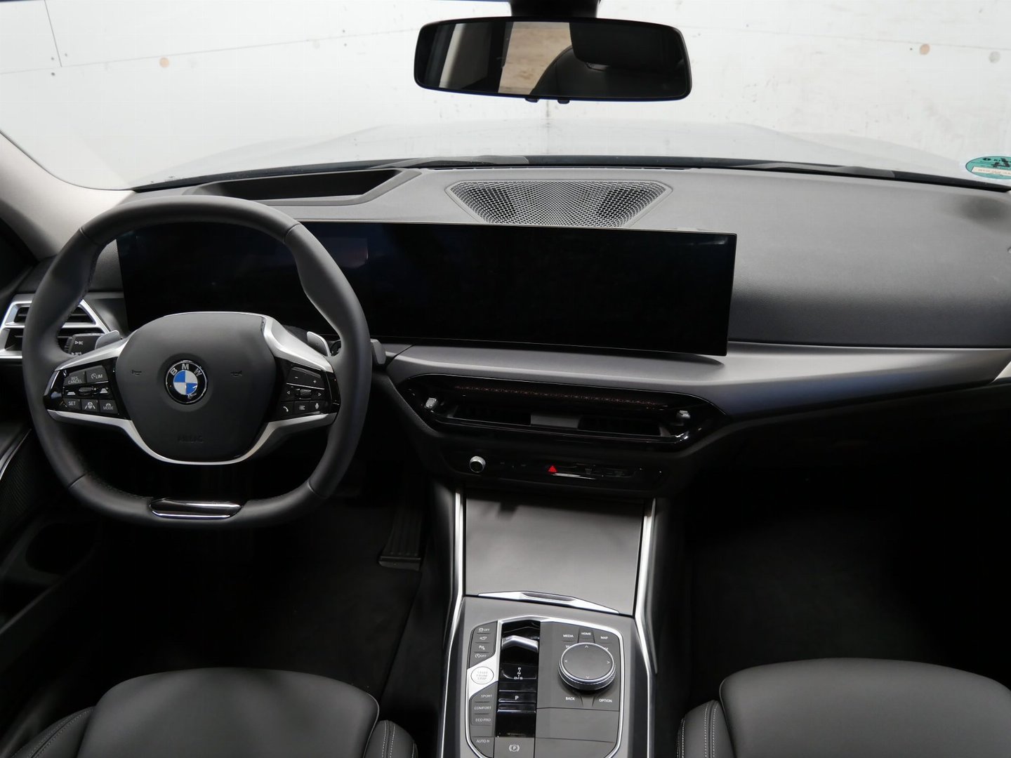 BMW 318i Touring – Produktfoto 7