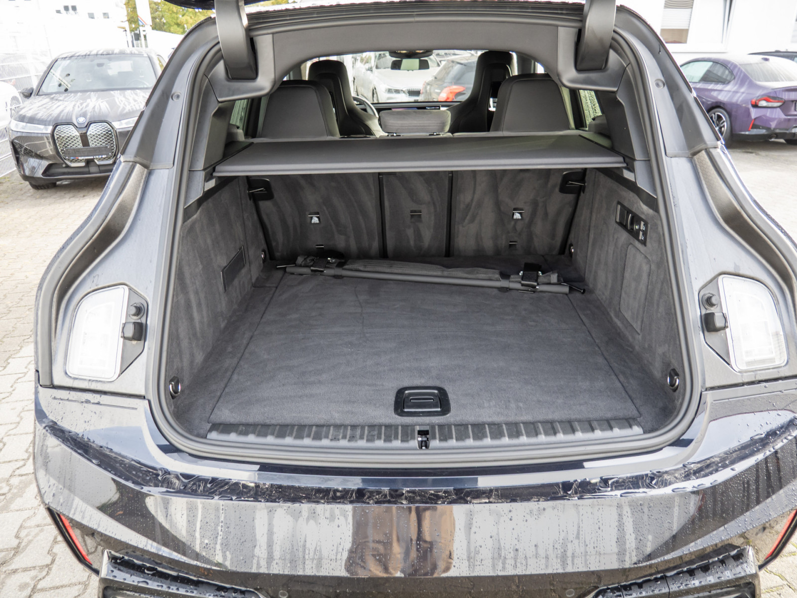 BMW iX xDrive 45 M-Sport – Produktfoto 21