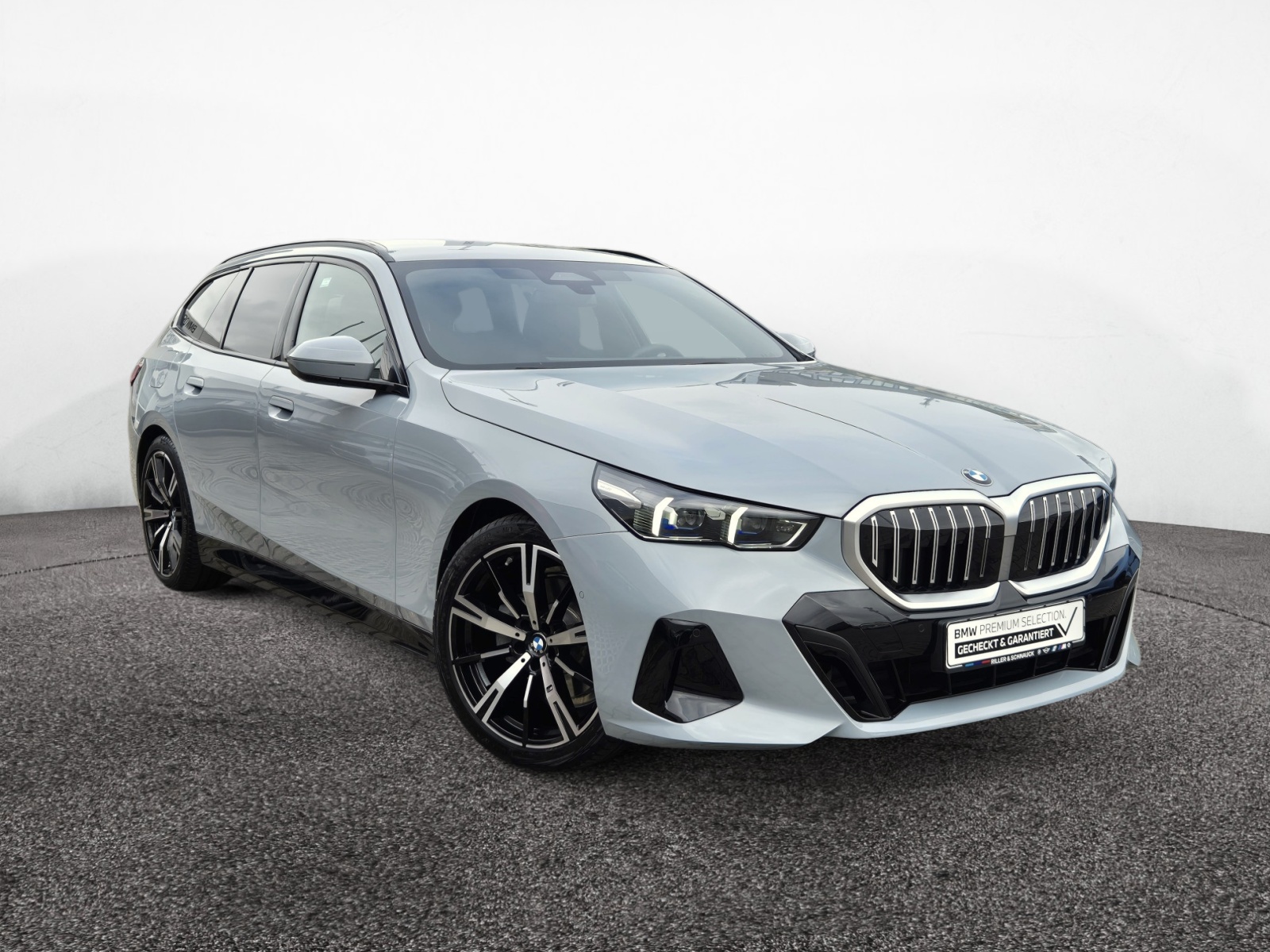 BMW 520d Touring xDrive M-Sport – Produktfoto 3