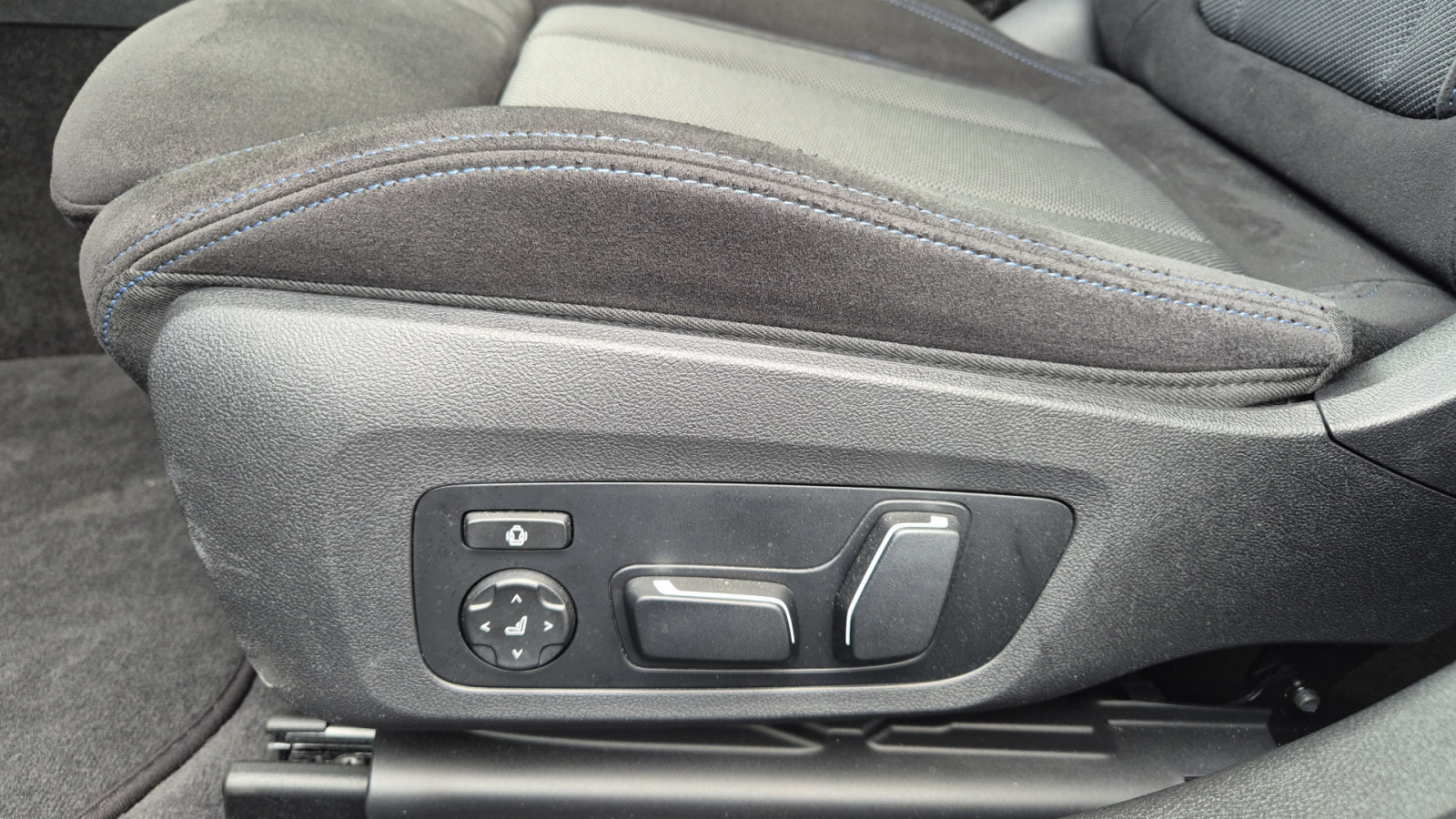 BMW 320d Touring xDrive M-Sport – Produktfoto 15