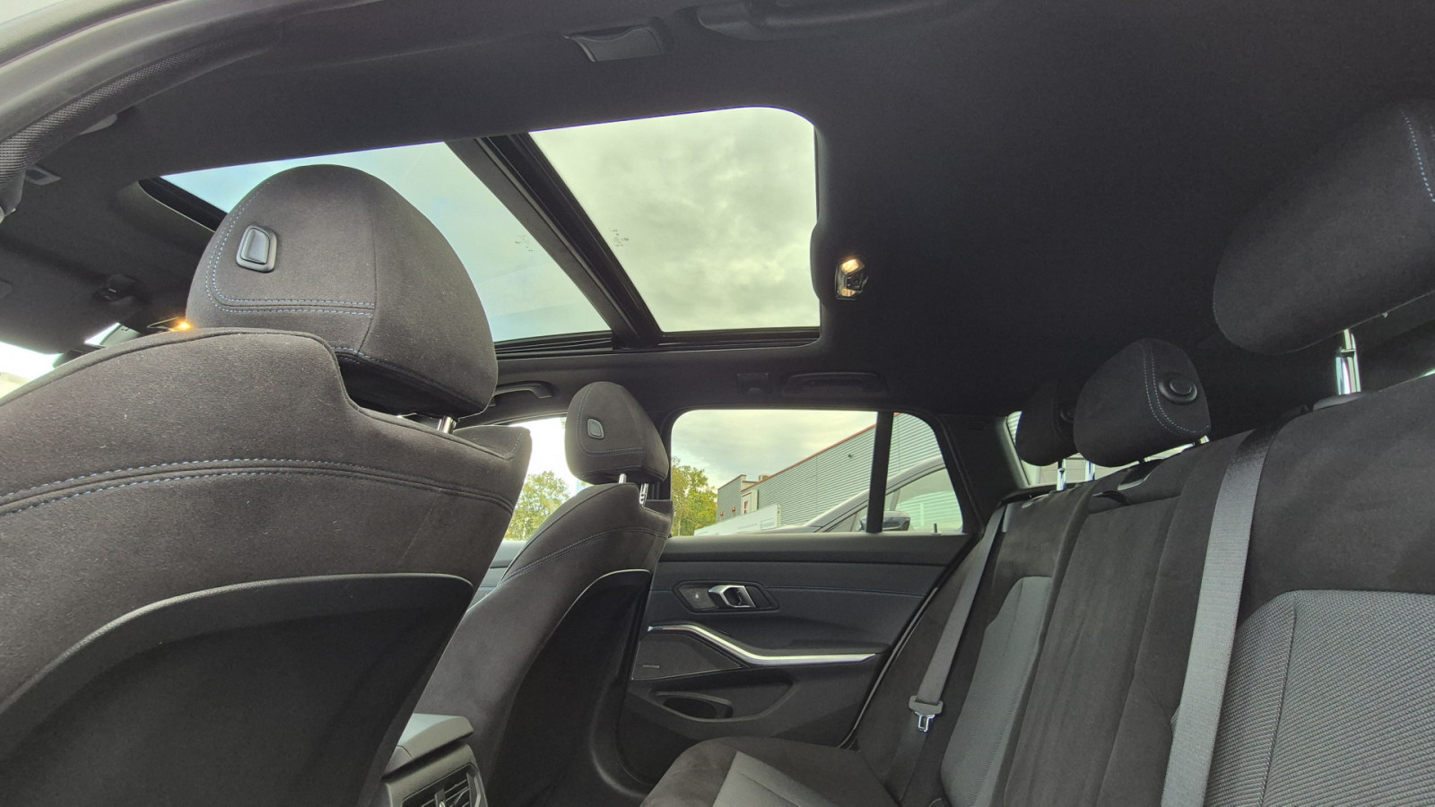 BMW 320d Touring xDrive M-Sport – Produktfoto 17