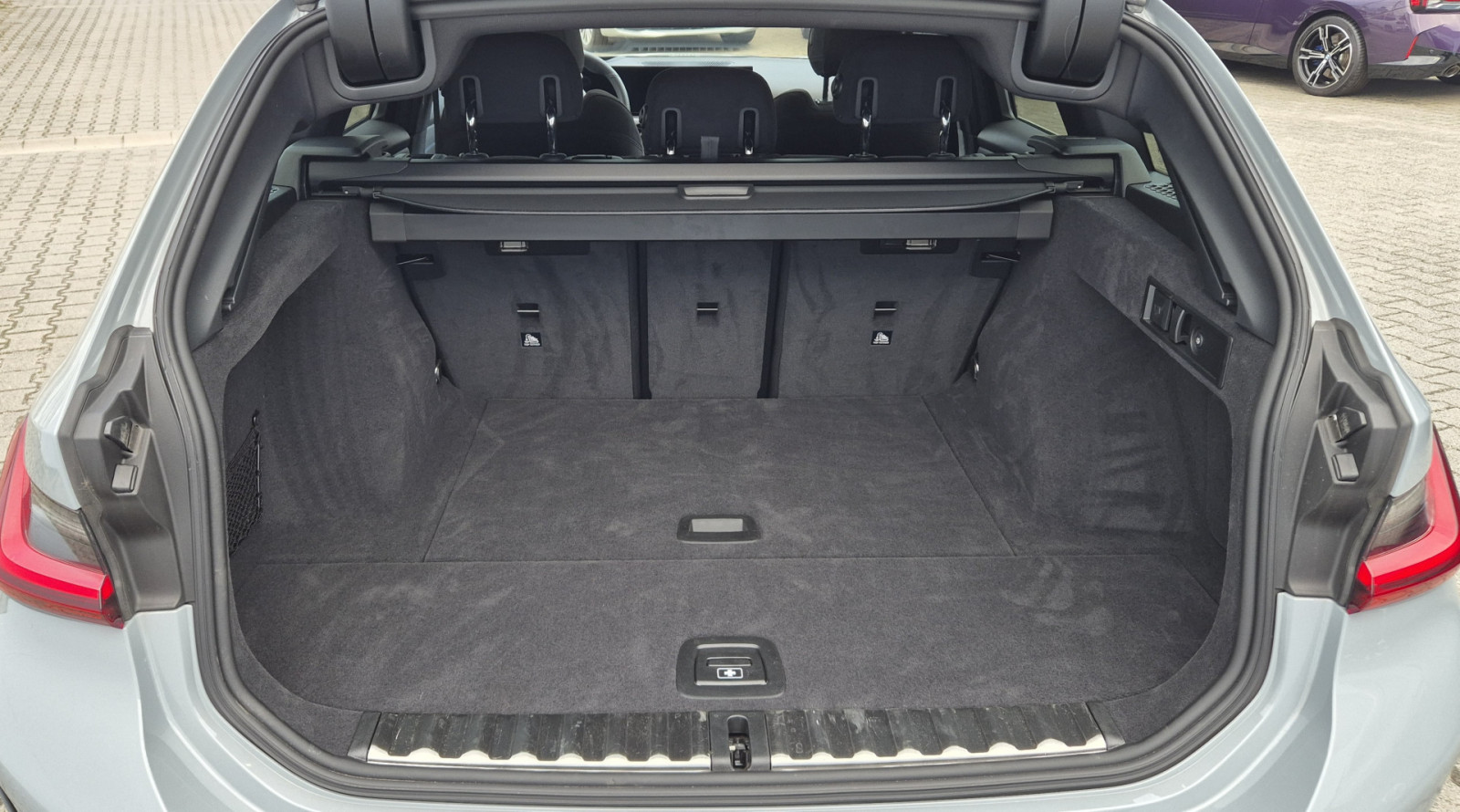 BMW 320d Touring xDrive M-Sport – Produktfoto 18