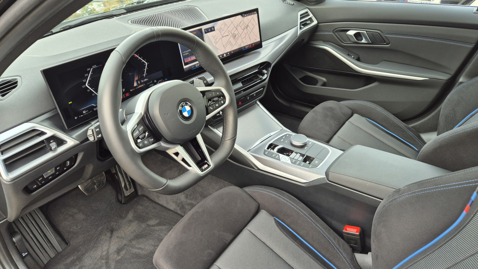 BMW 330i Touring xDrive M Sport Pro – Produktfoto 10
