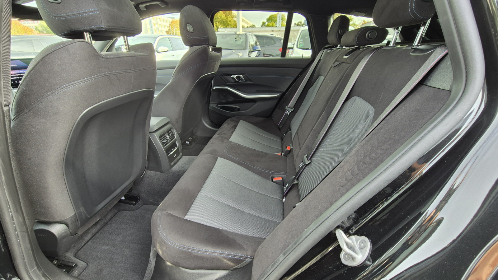BMW 330i Touring xDrive M Sport Pro – Produktfoto 15
