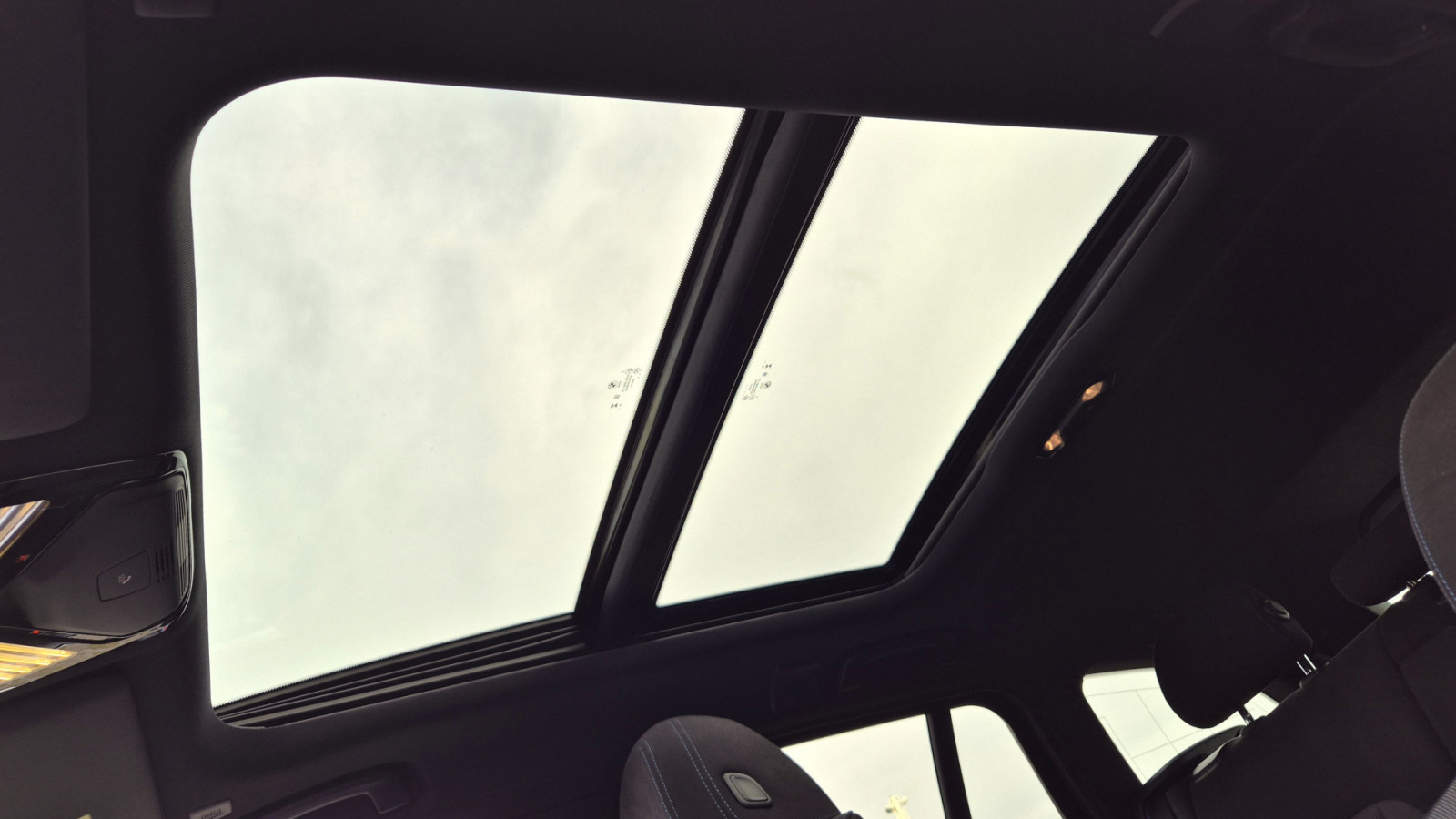 BMW 330i Touring xDrive M Sport Pro – Produktfoto 16