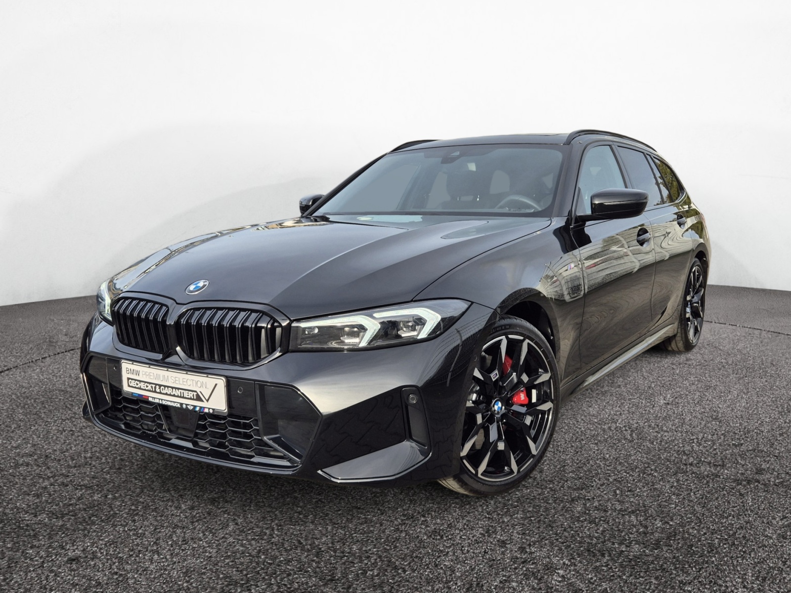 BMW 330i Touring xDrive M Sport Pro – Produktfoto 1