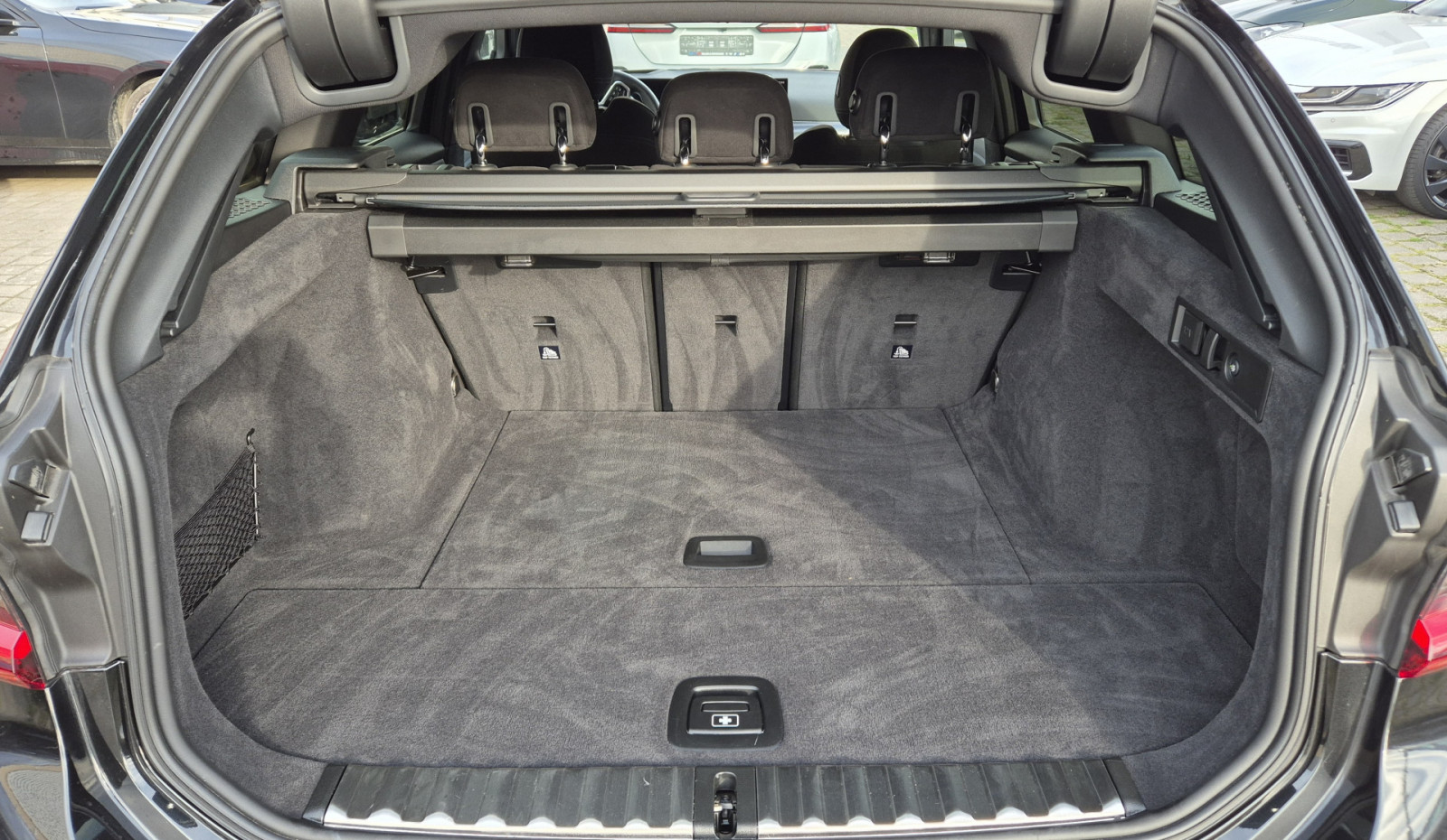 BMW 330i Touring xDrive M Sport Pro – Produktfoto 15