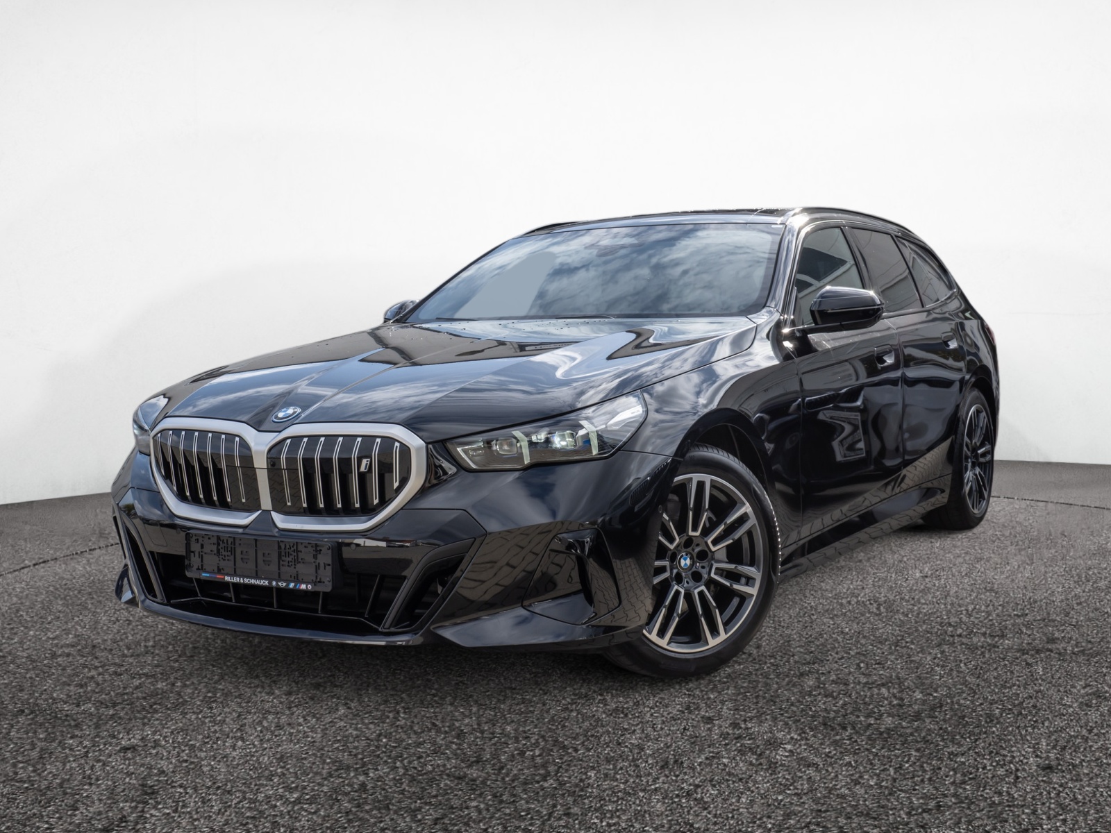 BMW i5 Touring 40e M-Sport – Produktfoto 1