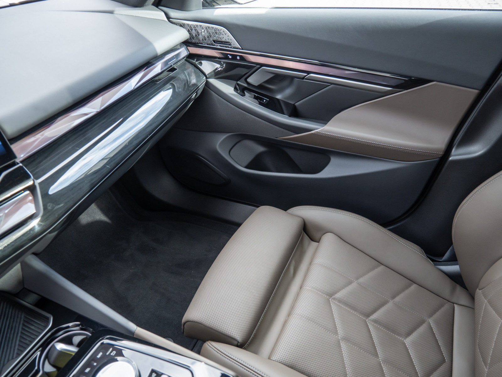 BMW i5 Touring 40e M-Sport – Produktfoto 16