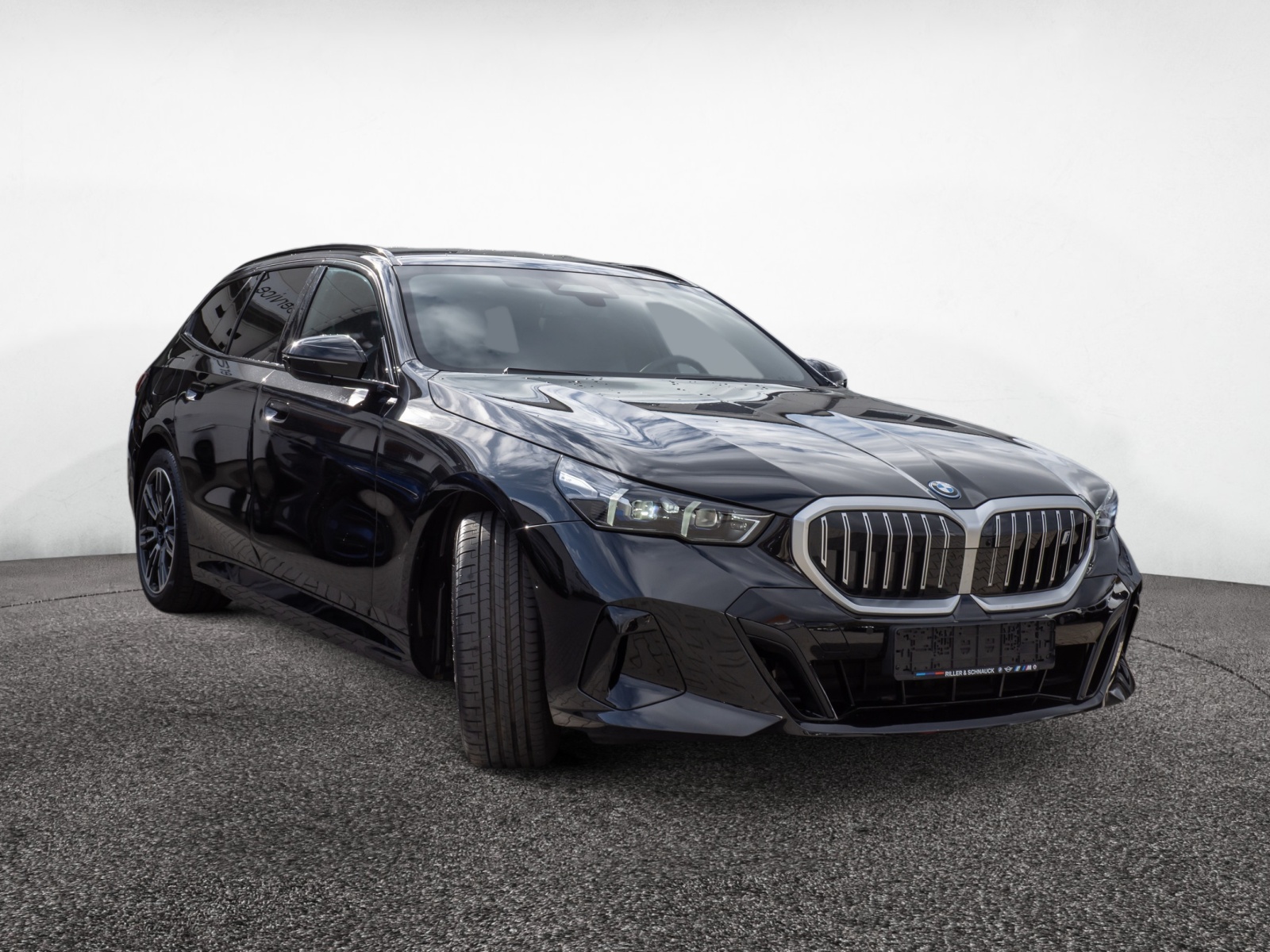 BMW i5 Touring 40e M-Sport – Produktfoto 3