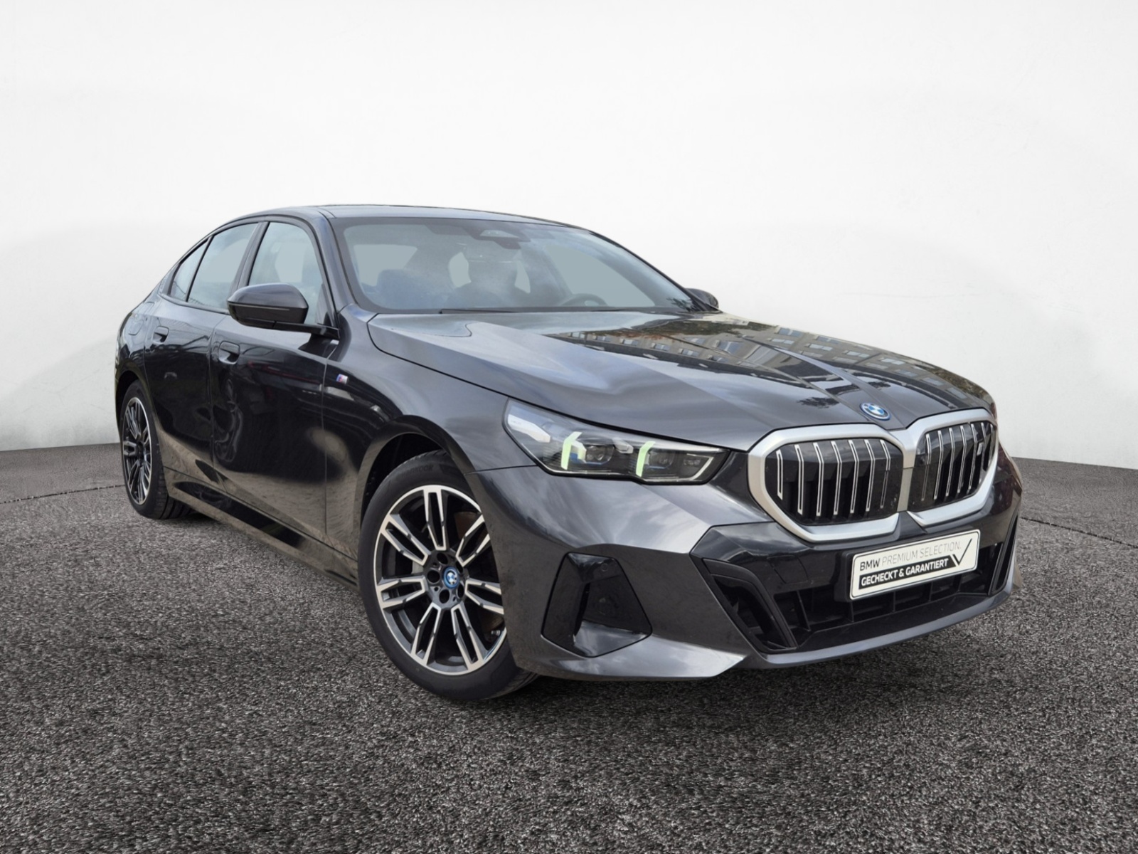 BMW i5 eDrive40 M-Sport – Produktfoto 3