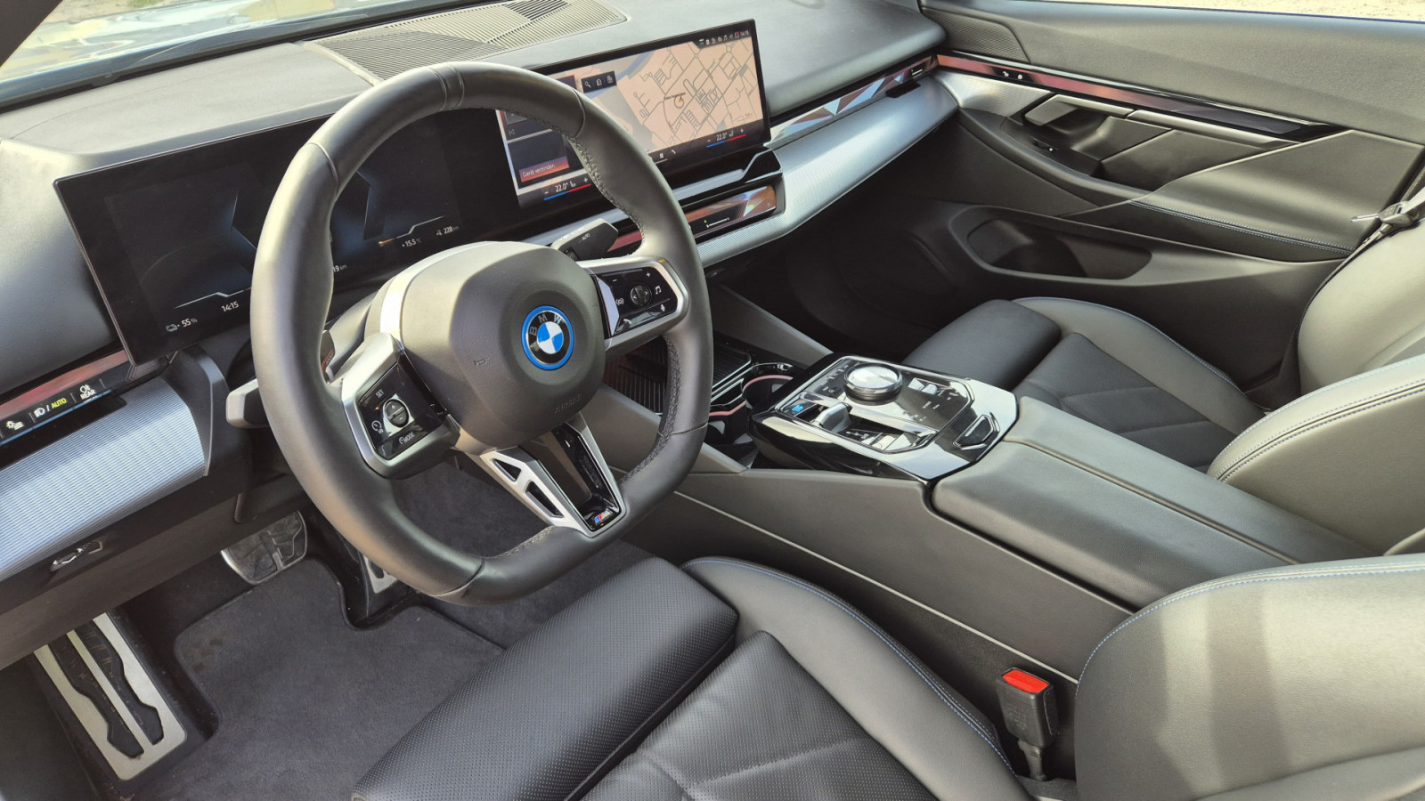 BMW i5 eDrive40 M-Sport – Produktfoto 9