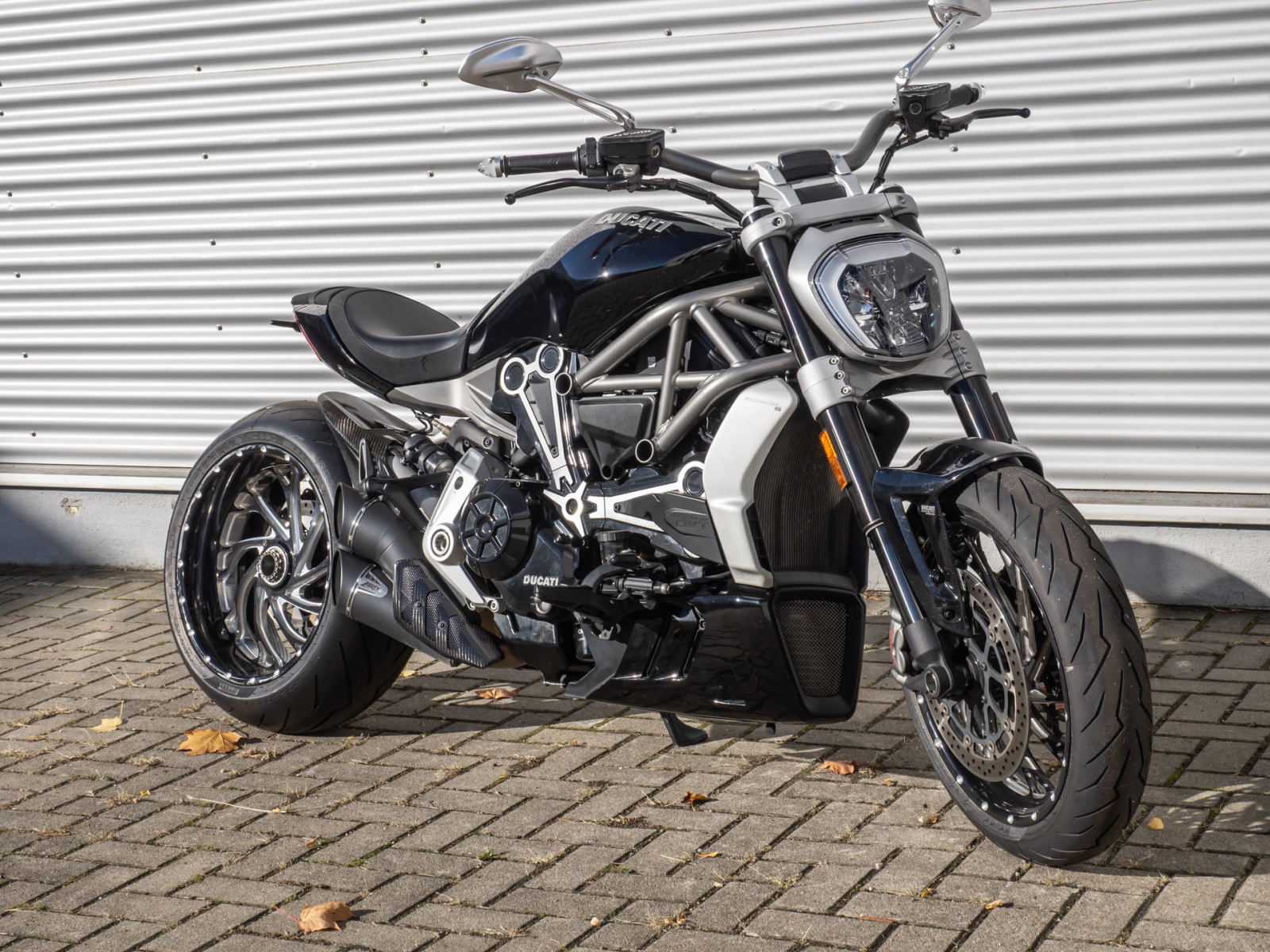 DUCATI XDIAVEL S THRILLING BLACK – Produktfoto 1