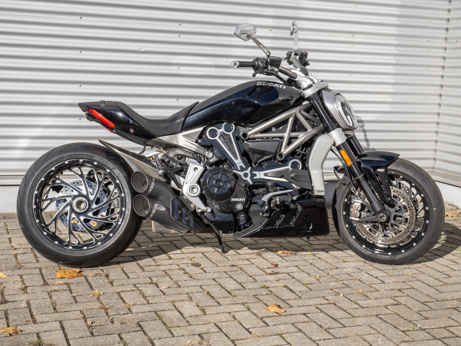 DUCATI XDIAVEL S THRILLING BLACK – Produktfoto 3