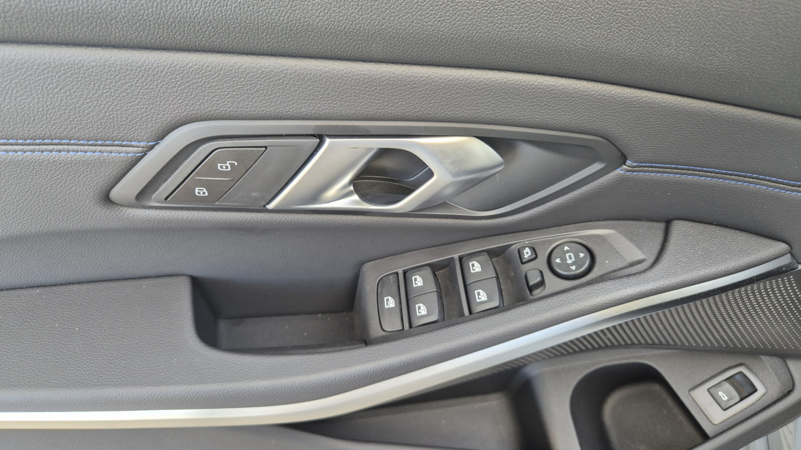 BMW 320d Touring xDrive M-Sport – Produktfoto 13