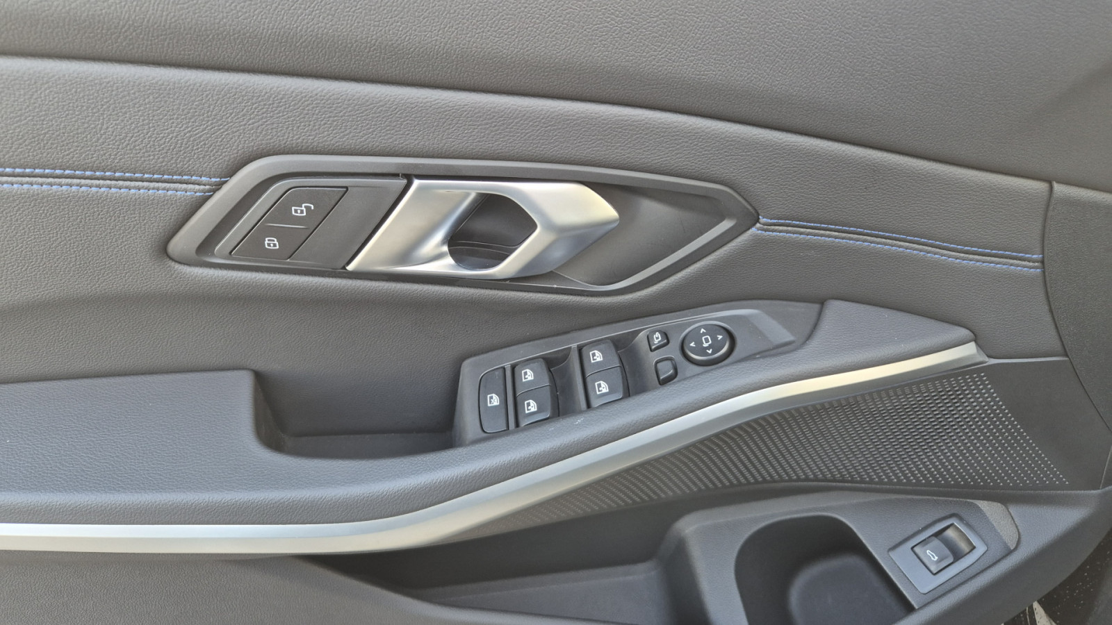 BMW 320d Touring xDrive M-Sport – Produktfoto 19