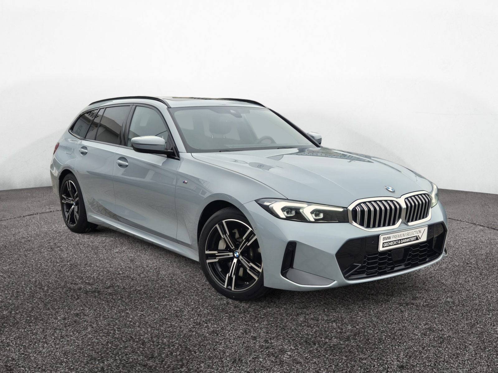 BMW 330i Touring xDrive M-Sport – Produktfoto 1