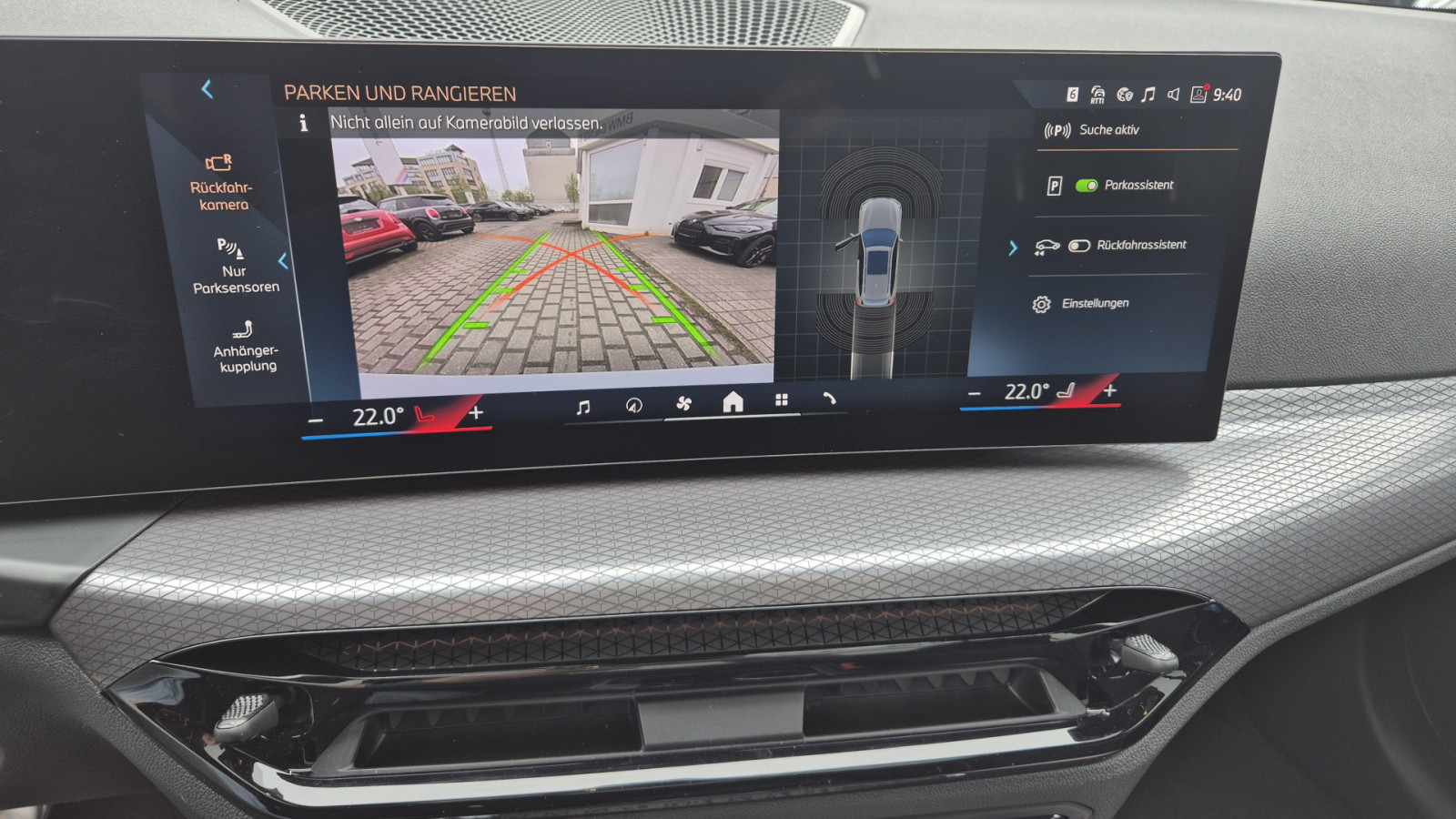 BMW 330i Touring xDrive M-Sport – Produktfoto 11