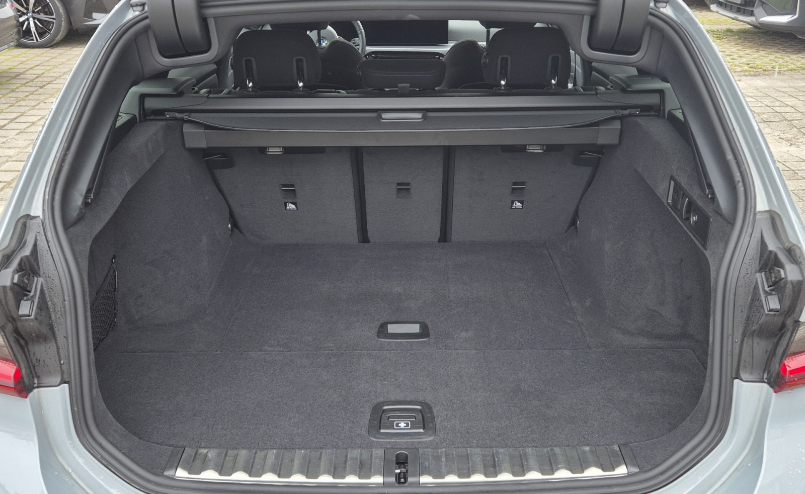 BMW 330i Touring xDrive M-Sport – Produktfoto 15
