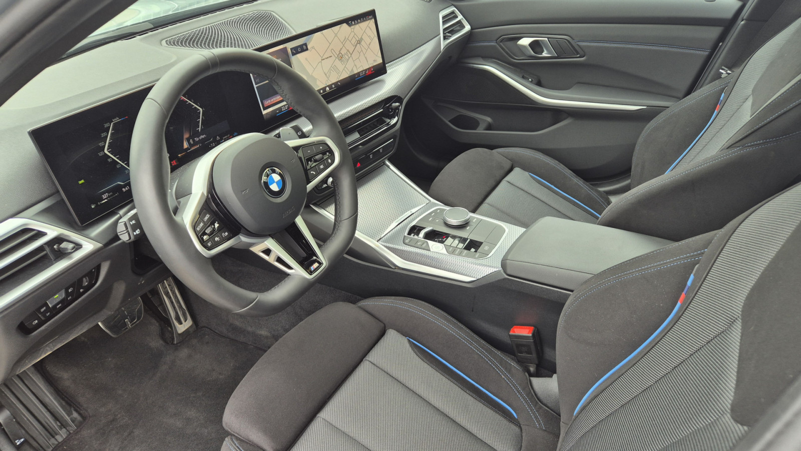 BMW 330i Touring xDrive M-Sport – Produktfoto 7