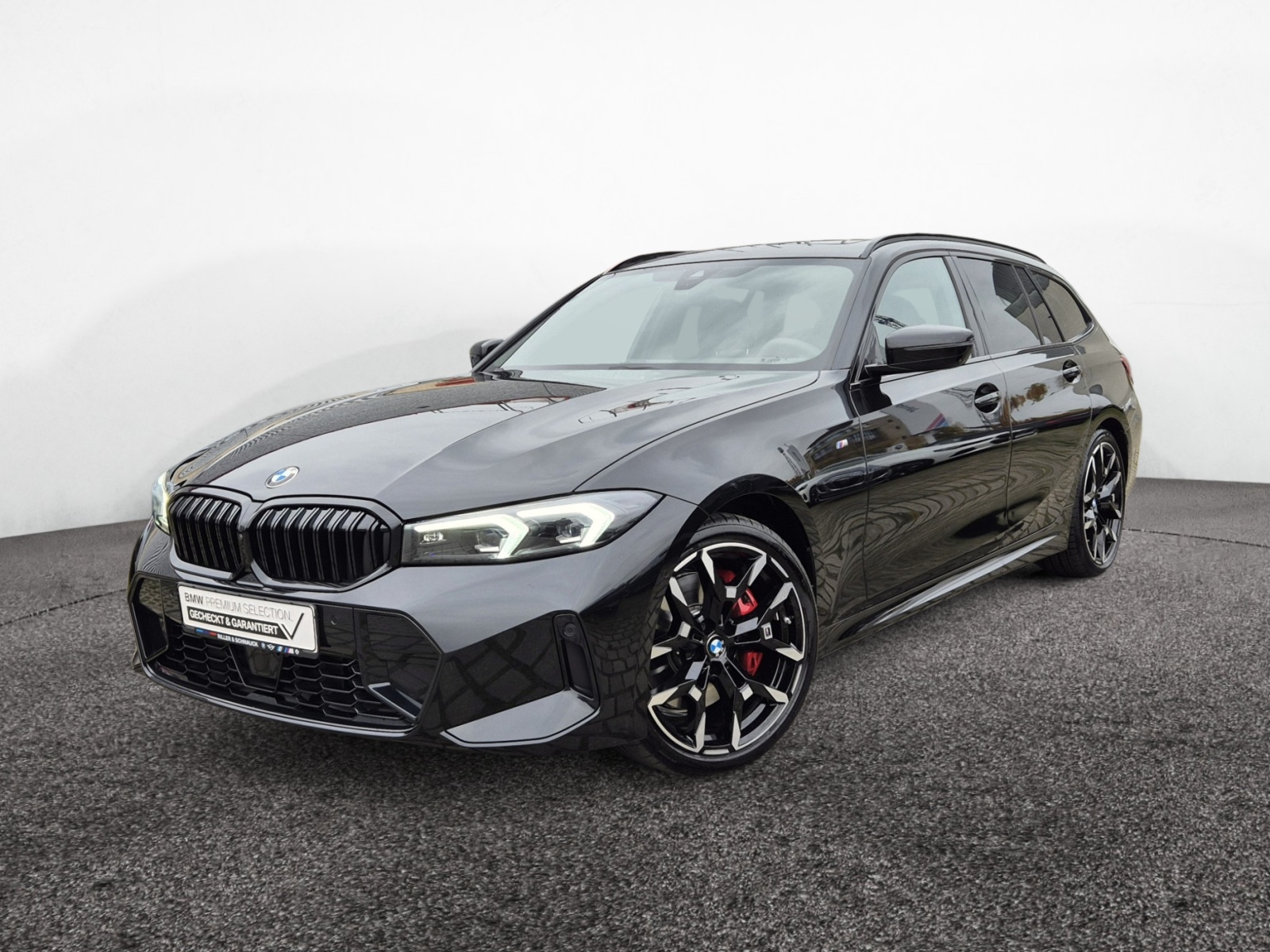 BMW 330i Touring xDrive M Sport Pro – Produktfoto 1