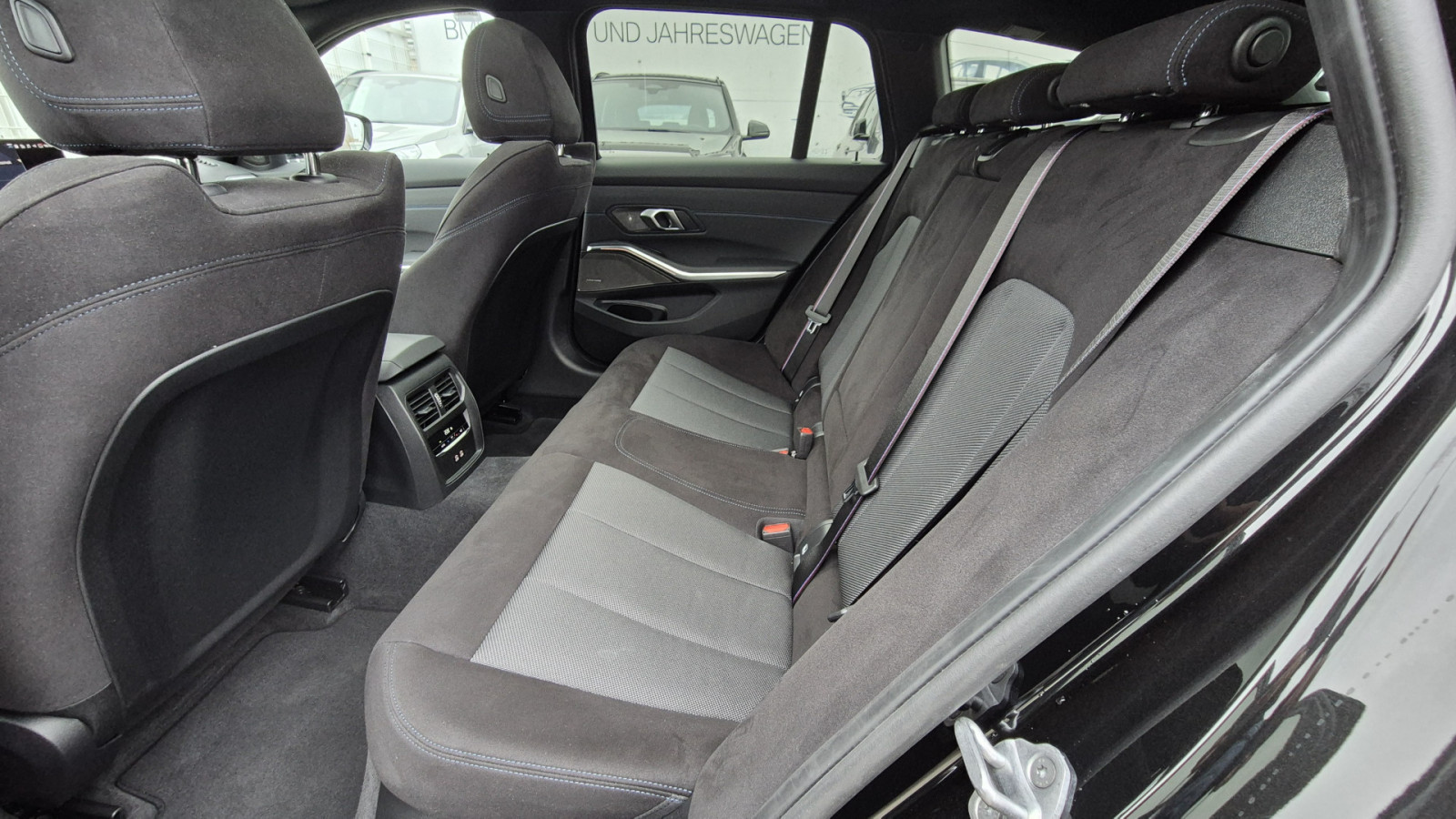 BMW 330i Touring xDrive M Sport Pro – Produktfoto 18