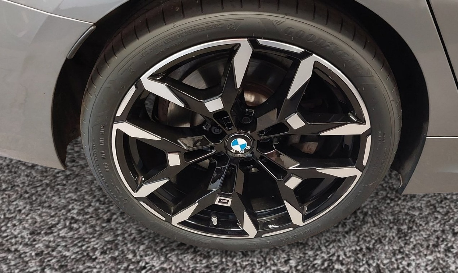BMW 330i Touring xDrive M-Sport – Produktfoto 7