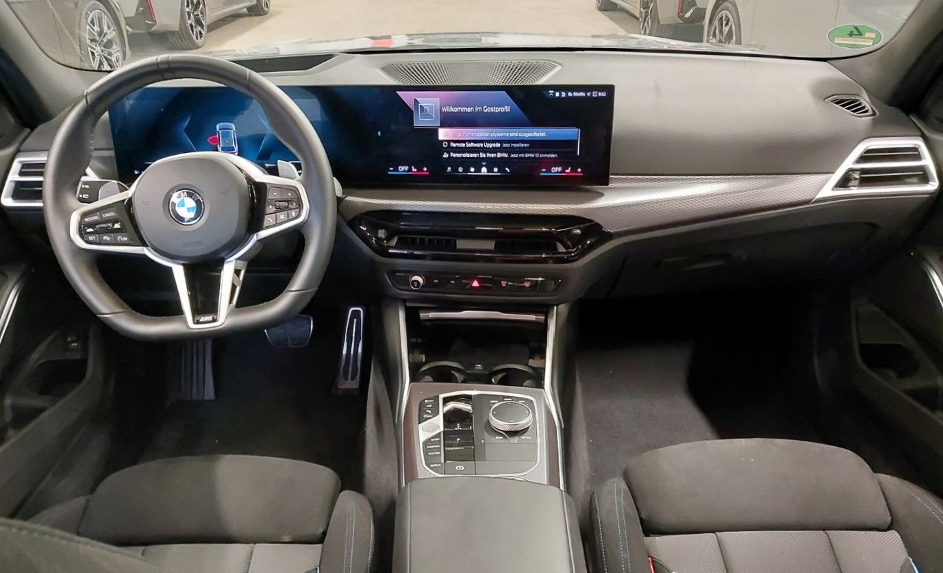 BMW 330i Touring xDrive M-Sport – Produktfoto 9