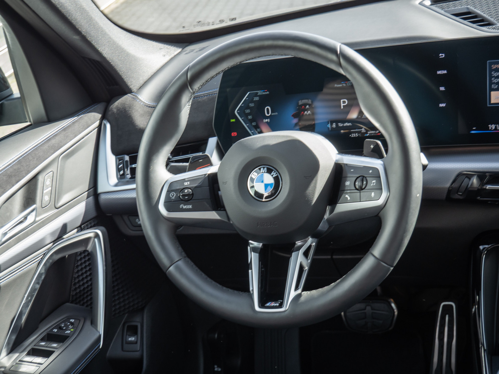 BMW X1 sDrive 18i M-Sport – Produktfoto 11